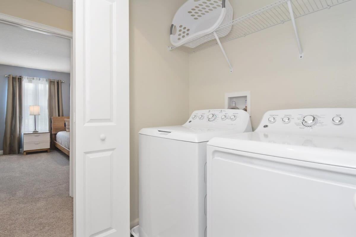 Four Bedrooms With Screen Poolstoreylake 4910 Holiday home Kissimmee